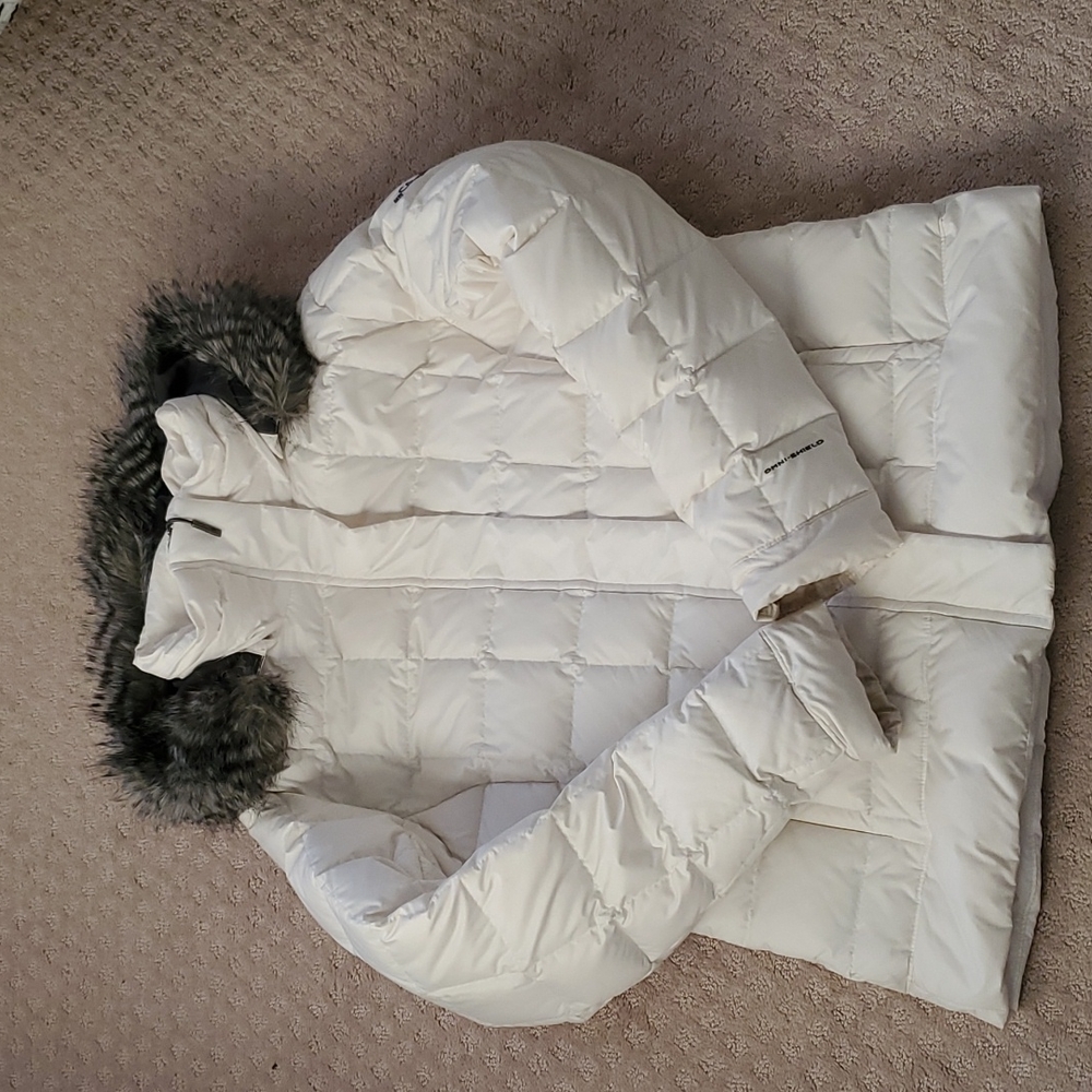 Woman's White Colombia Sportswear Company Puffer Coat